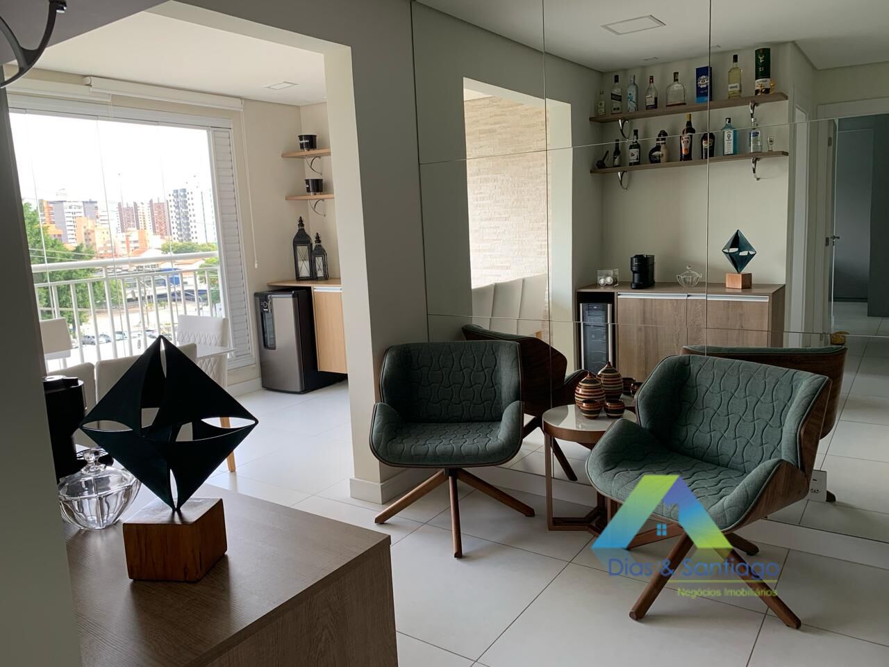 Apartamento à venda com 2 quartos, 63m² - Foto 1