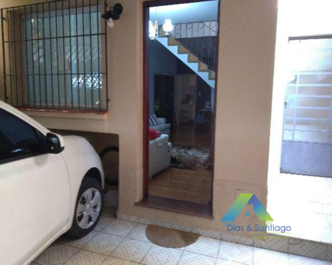 Sobrado à venda com 3 quartos, 110m² - Foto 1