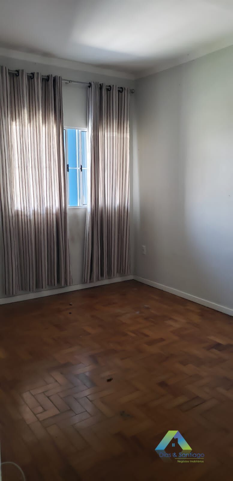 Casa à venda com 3 quartos, 180m² - Foto 2