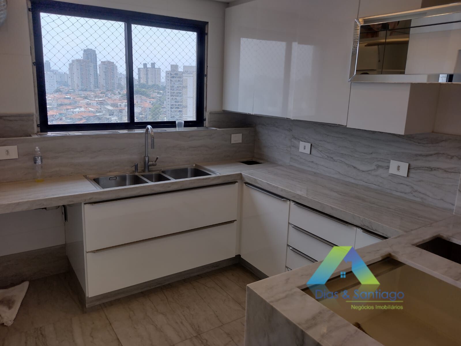 Apartamento à venda com 3 quartos, 170m² - Foto 24