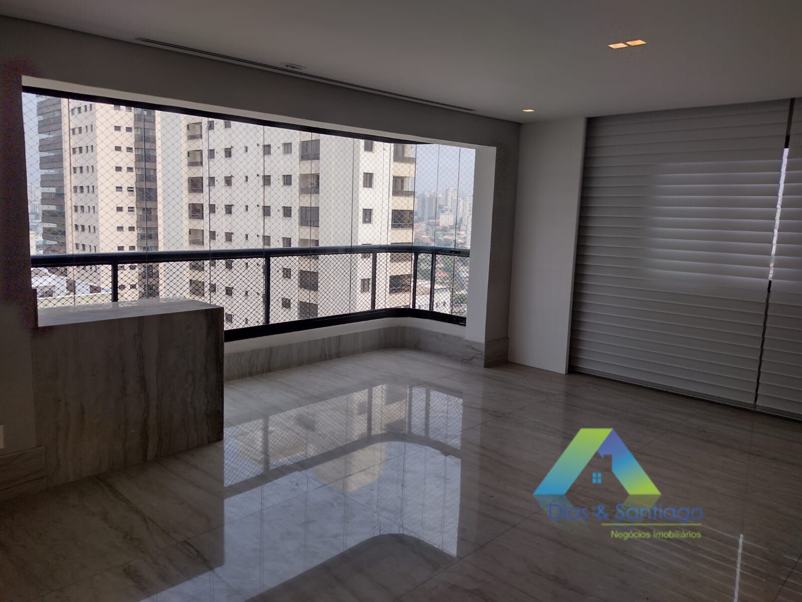 Apartamento à venda com 3 quartos, 170m² - Foto 1