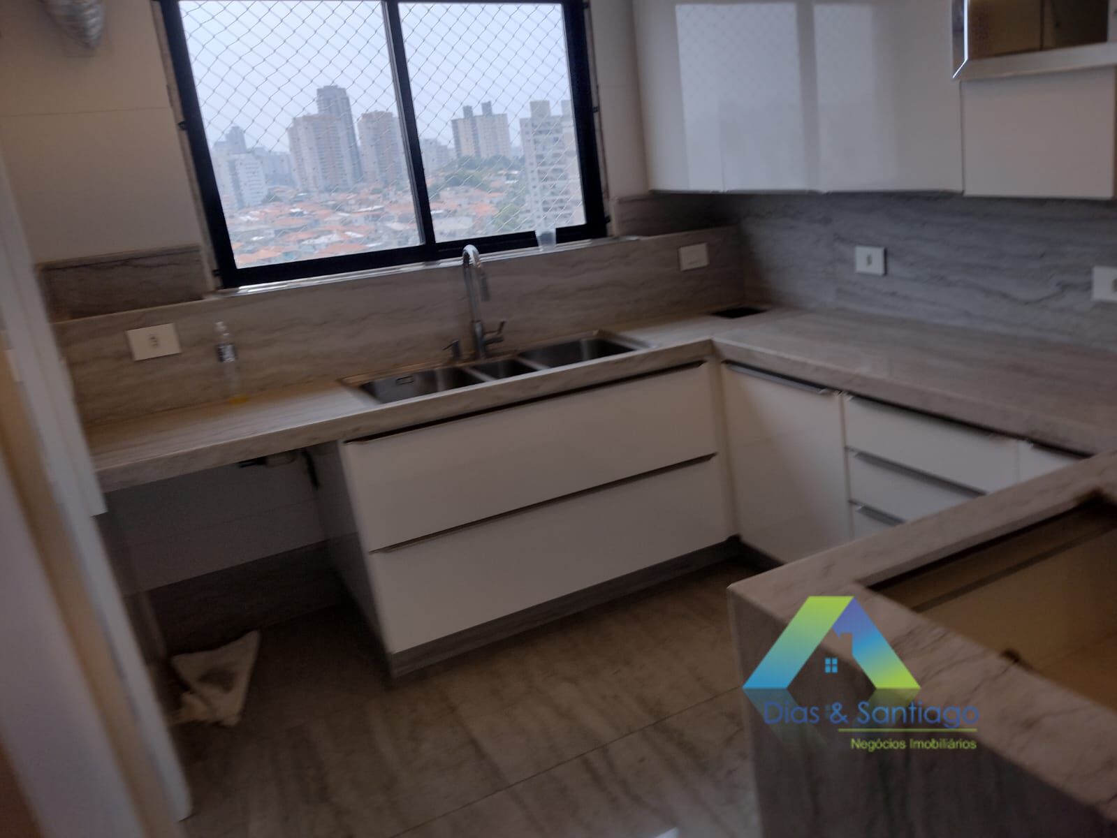 Apartamento à venda com 3 quartos, 170m² - Foto 23