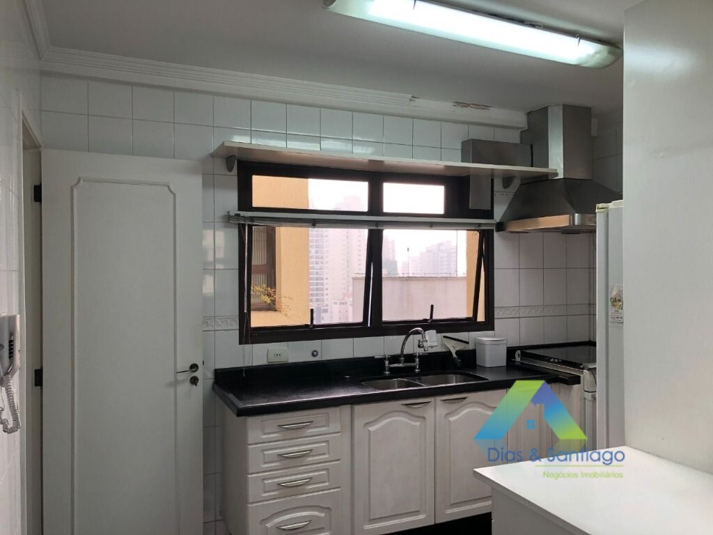 Apartamento à venda com 3 quartos, 139m² - Foto 3