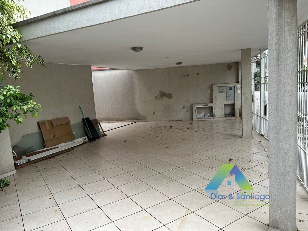 Sobrado à venda com 3 quartos, 200m² - Foto 2