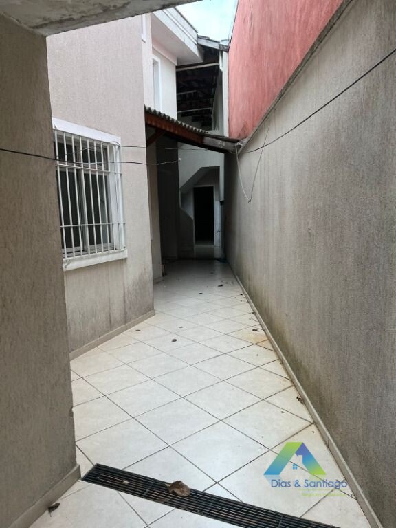 Sobrado à venda com 3 quartos, 200m² - Foto 4