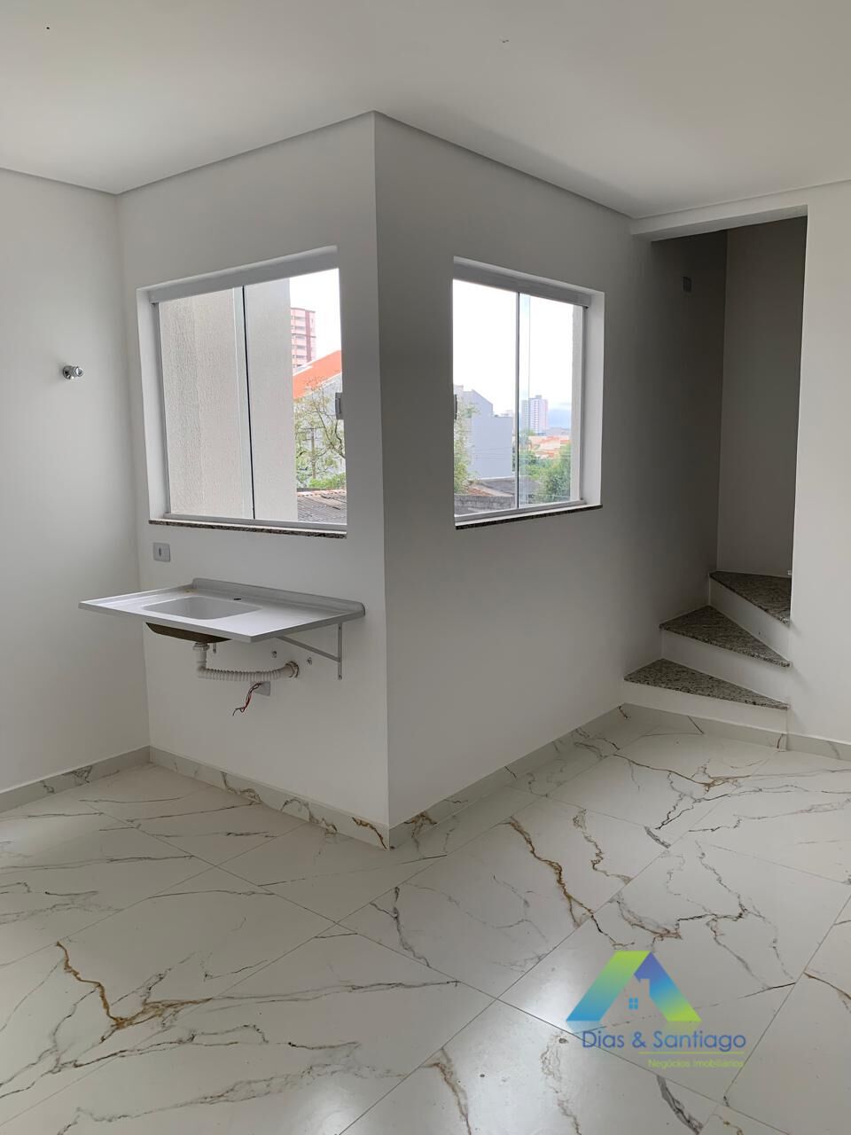 Cobertura à venda com 2 quartos, 106m² - Foto 2