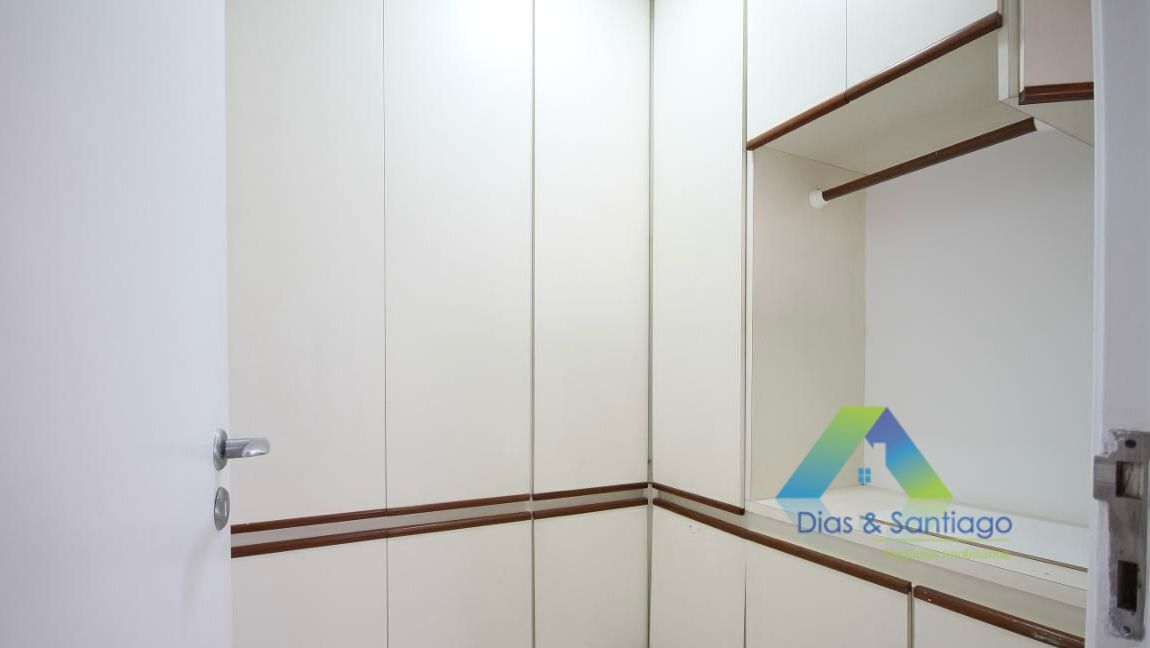Apartamento para alugar com 3 quartos, 130m² - Foto 29