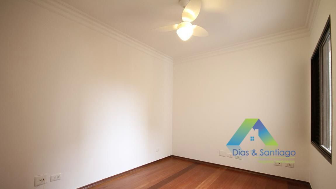 Apartamento para alugar com 3 quartos, 130m² - Foto 12