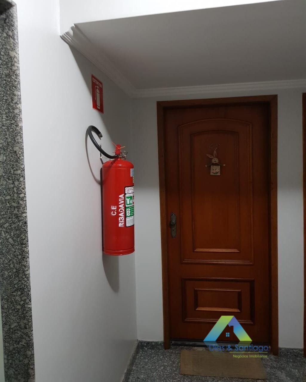 Apartamento à venda com 3 quartos, 77m² - Foto 3