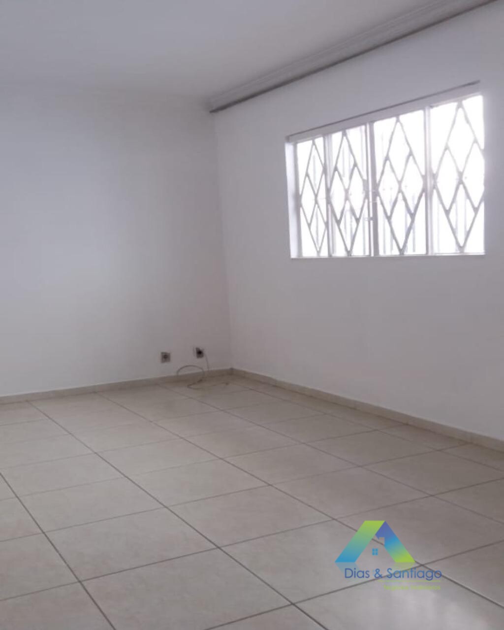 Casa à venda com 2 quartos, 100m² - Foto 2