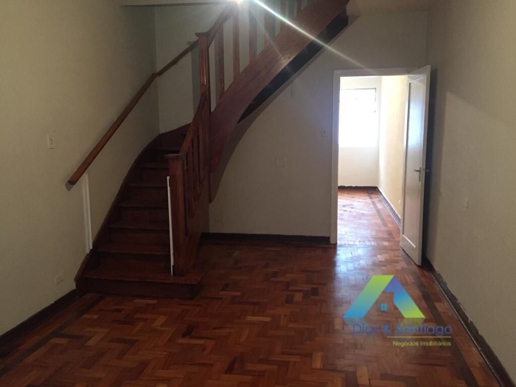 Sobrado à venda com 3 quartos, 190m² - Foto 1