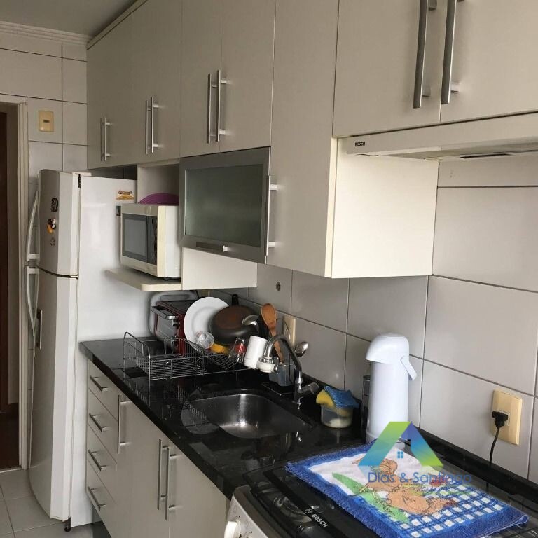 Apartamento à venda com 3 quartos, 60m² - Foto 2