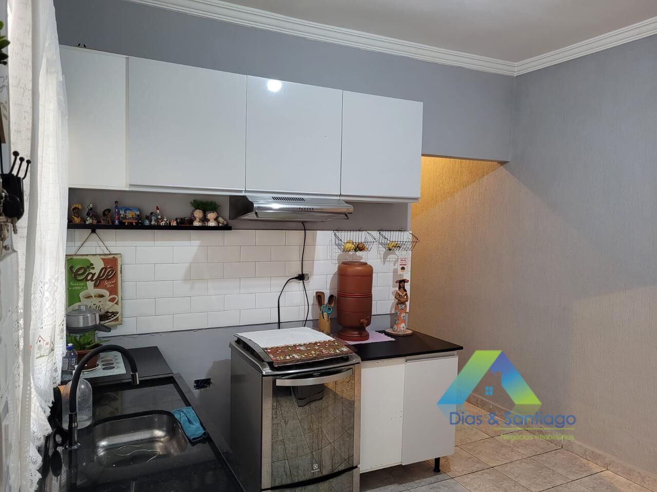 Casa à venda com 3 quartos, 170m² - Foto 2