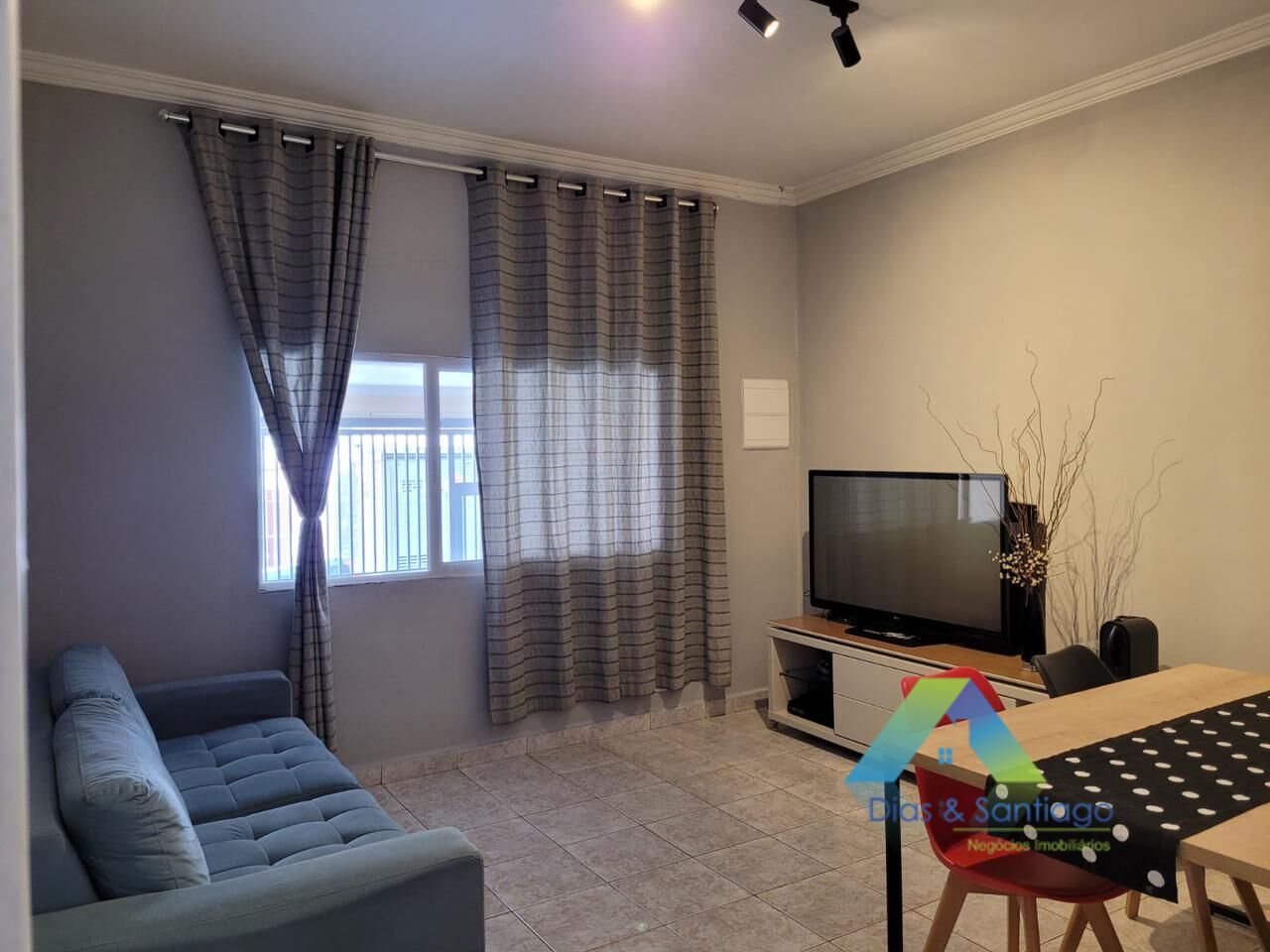 Casa à venda com 3 quartos, 170m² - Foto 1