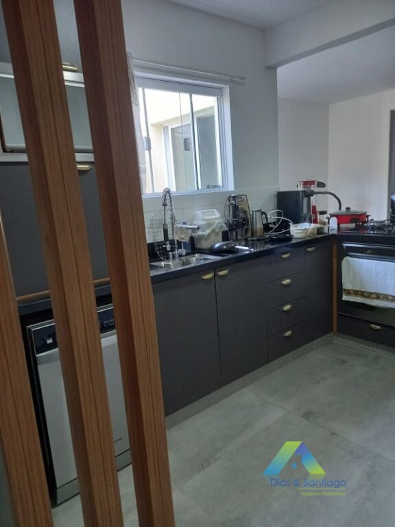 Casa à venda com 3 quartos, 225m² - Foto 12