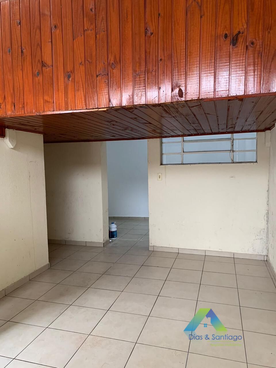 Casa à venda com 1 quarto, 90m² - Foto 2