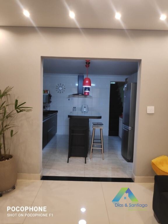 Casa à venda com 2 quartos, 120m² - Foto 3