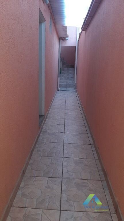 Sobrado à venda com 4 quartos, 250m² - Foto 4