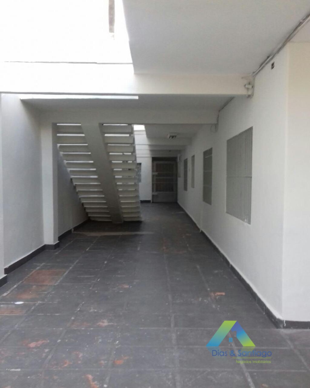 Sobrado à venda com 4 quartos, 235m² - Foto 2