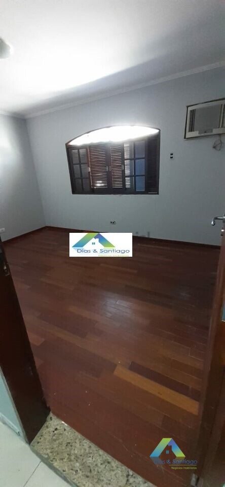 Sobrado à venda com 4 quartos, 480m² - Foto 4