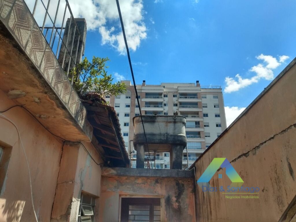 Casa à venda com 3 quartos, 200m² - Foto 1