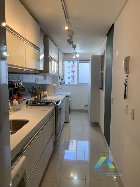 Apartamento à venda com 2 quartos, 64m² - Foto 2