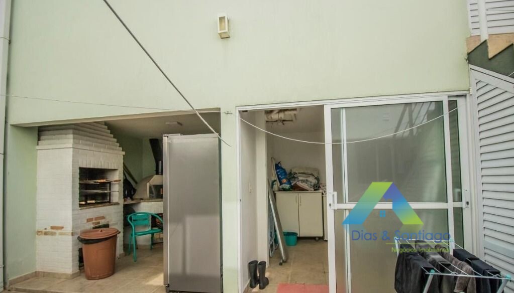 Sobrado à venda com 3 quartos, 200m² - Foto 24