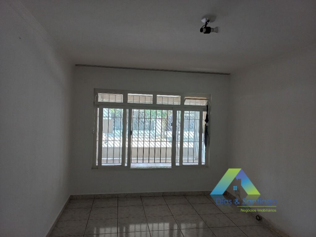 Sobrado à venda com 3 quartos, 230m² - Foto 2