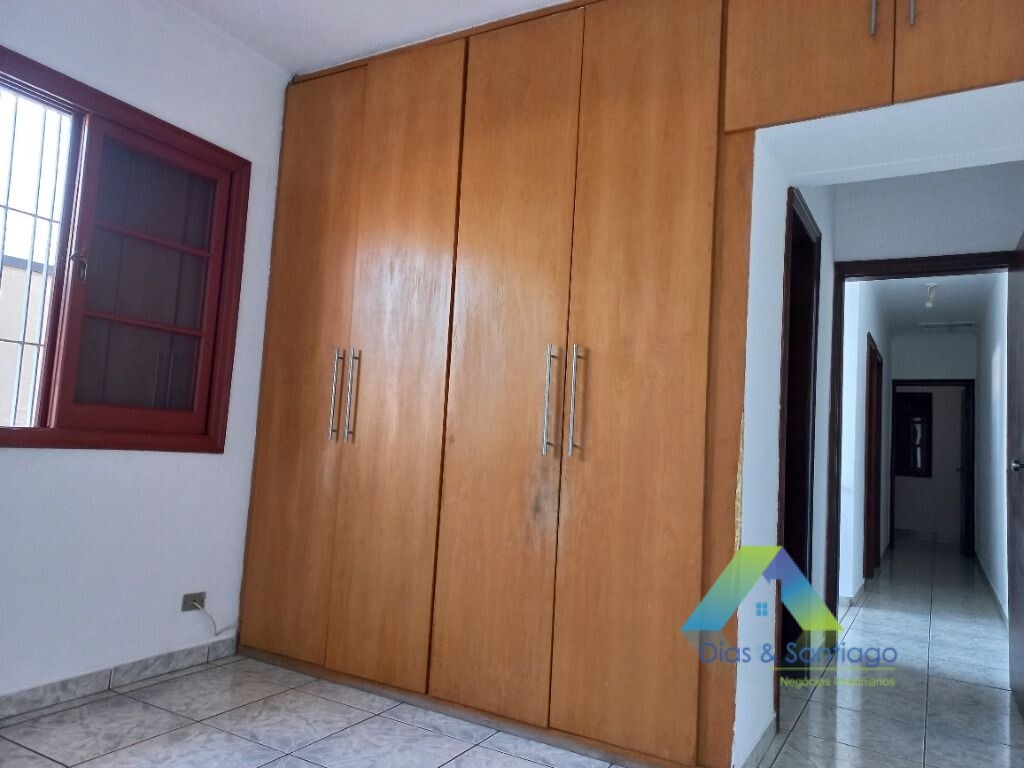 Sobrado à venda com 3 quartos, 230m² - Foto 32