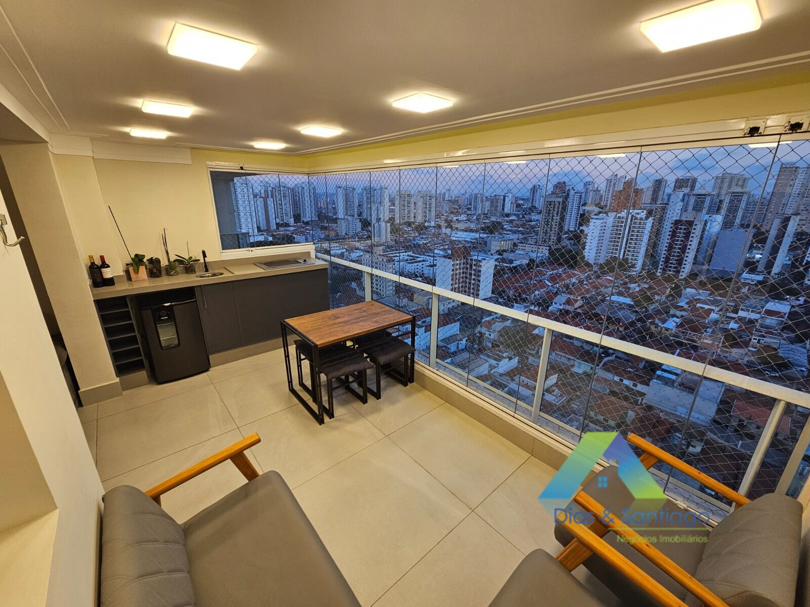 Apartamento à venda com 2 quartos, 72m² - Foto 4