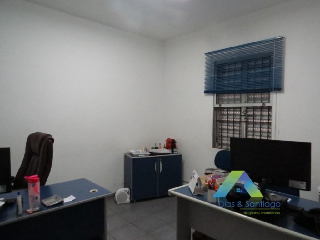 Casa para alugar com 1 quarto, 380m² - Foto 14