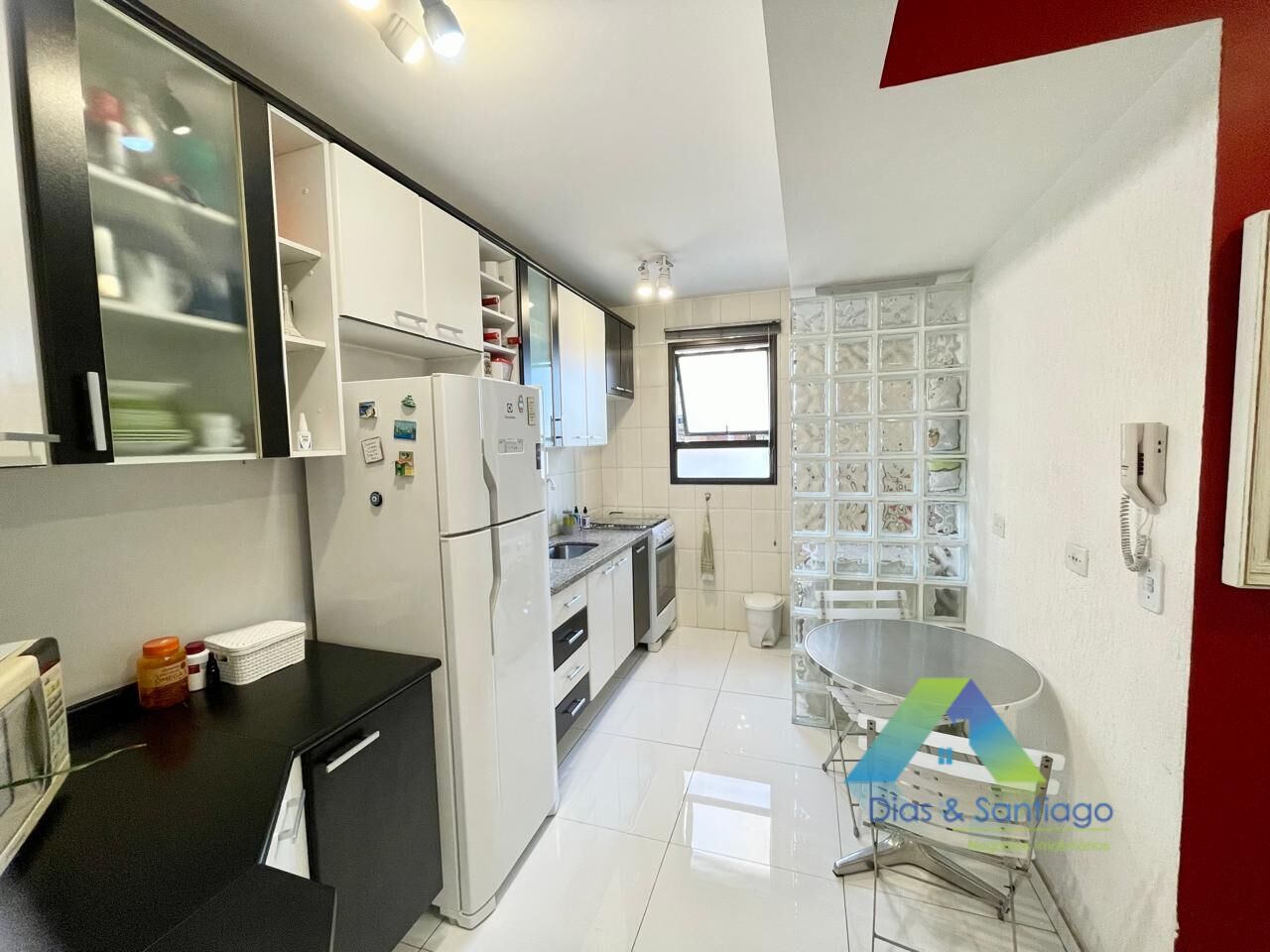 Apartamento à venda com 1 quarto, 53m² - Foto 2