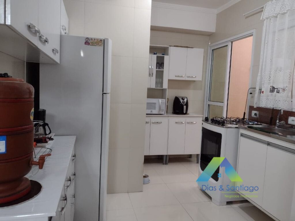 Apartamento à venda com 2 quartos, 62m² - Foto 3