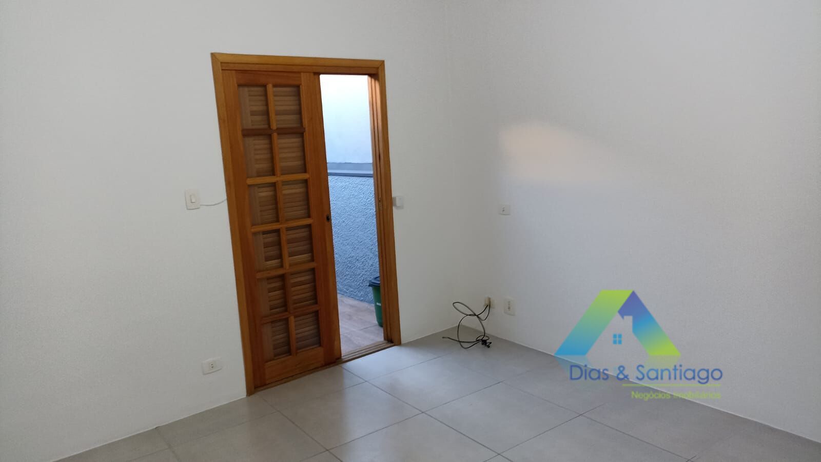 Casa à venda com 2 quartos, 120m² - Foto 11