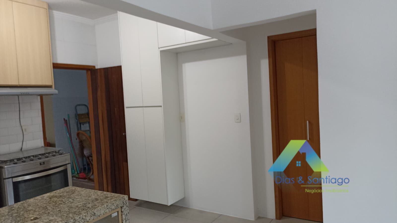 Casa à venda com 2 quartos, 120m² - Foto 12