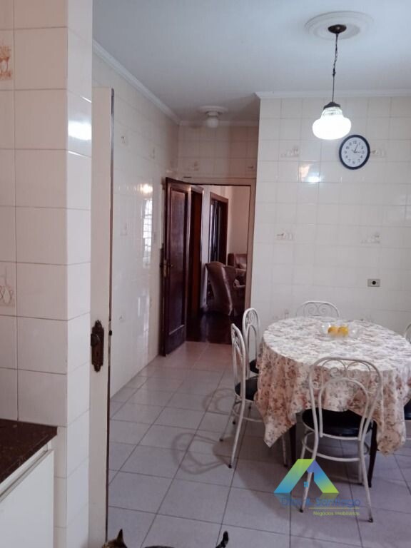 Sobrado à venda com 6 quartos, 250m² - Foto 24