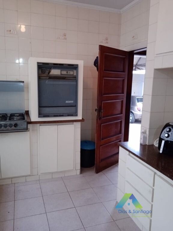 Sobrado à venda com 6 quartos, 250m² - Foto 29