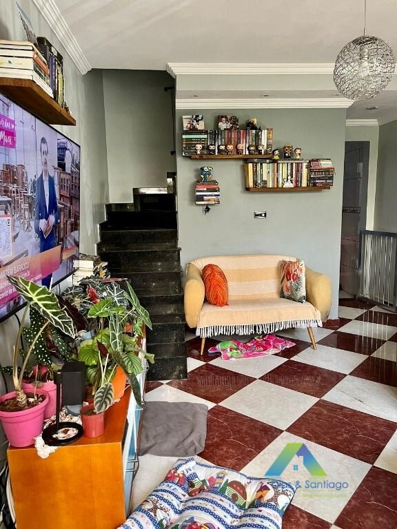 Casa à venda com 2 quartos, 62m² - Foto 1