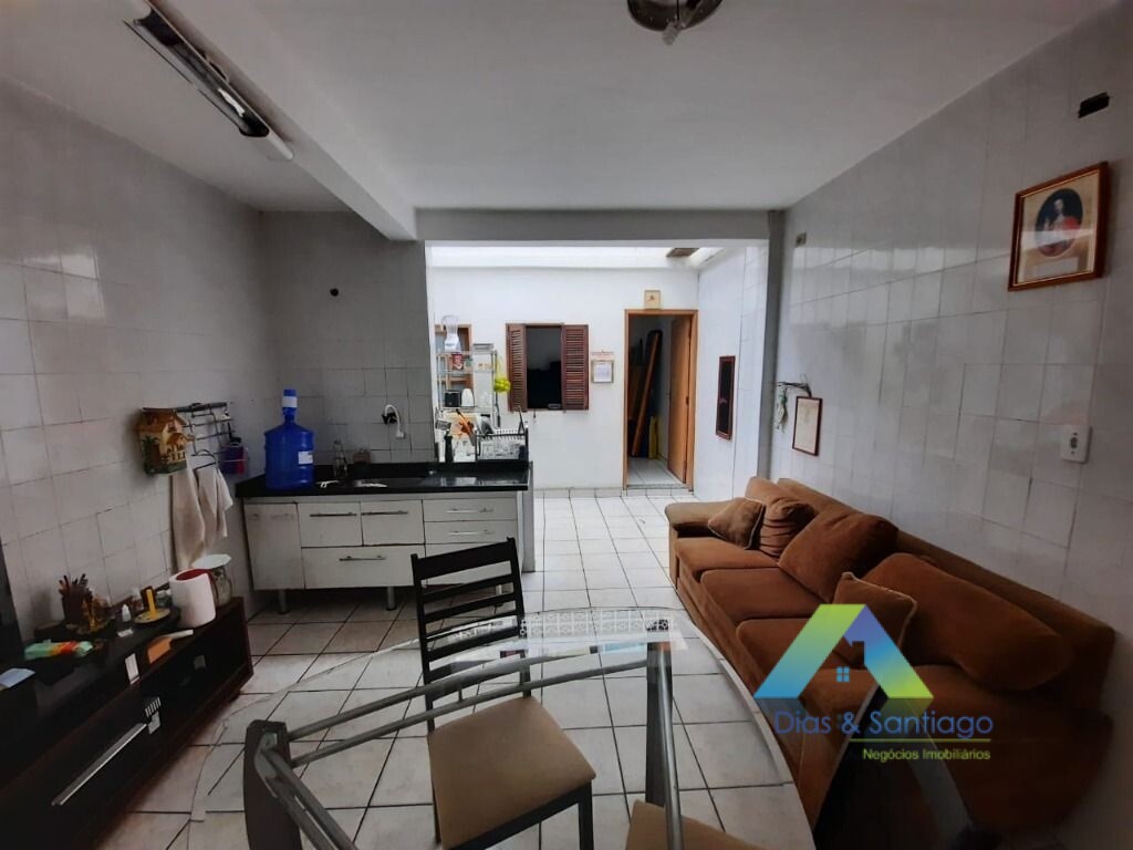 Sobrado à venda com 3 quartos, 175m² - Foto 2