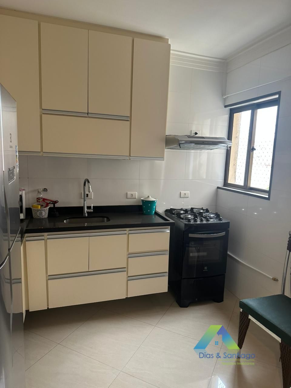 Apartamento à venda com 2 quartos, 70m² - Foto 3