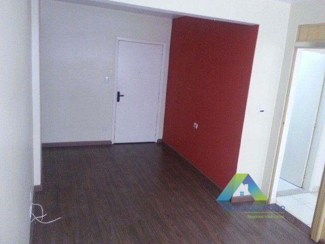 Apartamento à venda com 2 quartos, 69m² - Foto 2