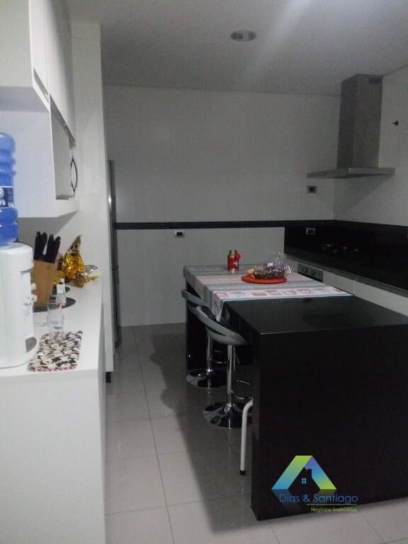 Sobrado à venda com 4 quartos, 280m² - Foto 2