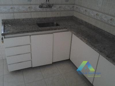 Apartamento à venda com 3 quartos, 84m² - Foto 2