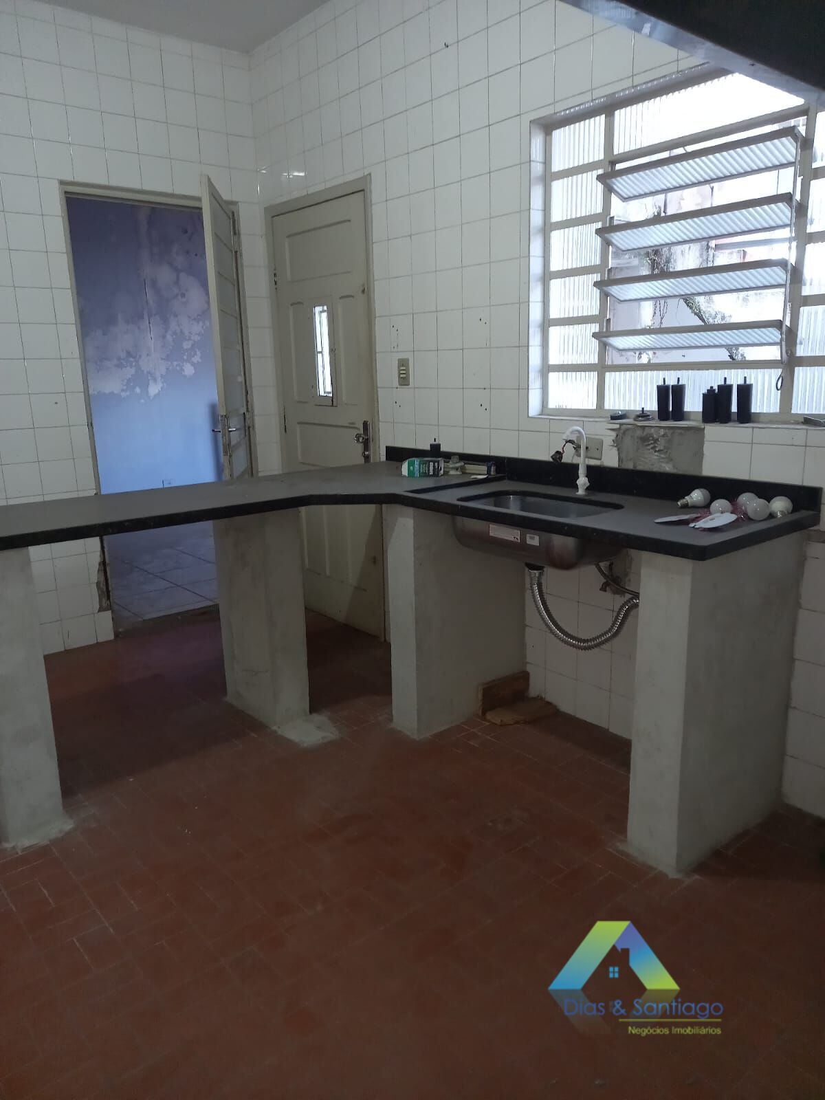 Casa para alugar com 5 quartos, 220m² - Foto 13
