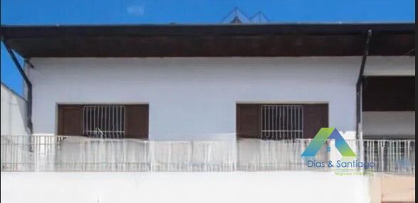 Casa para alugar com 5 quartos, 220m² - Foto 1