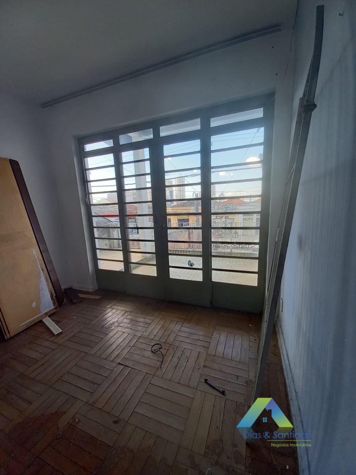 Casa para alugar com 5 quartos, 220m² - Foto 4