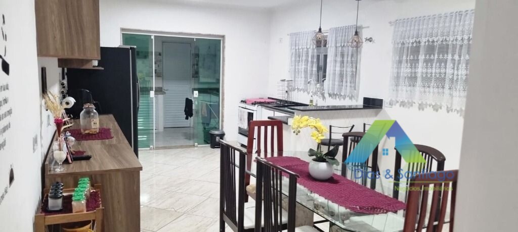 Sobrado à venda com 3 quartos, 340m² - Foto 1