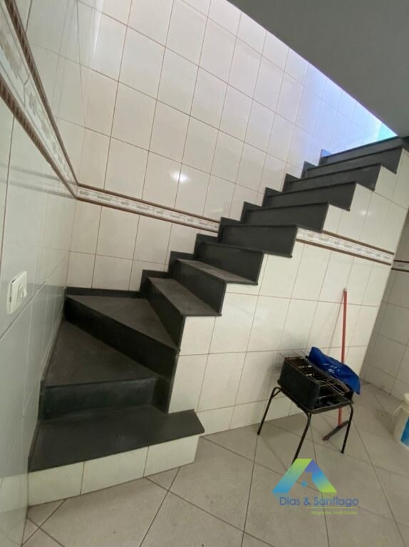 Sobrado à venda com 2 quartos, 240m² - Foto 16