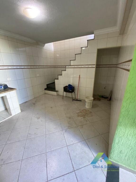 Sobrado à venda com 2 quartos, 240m² - Foto 15