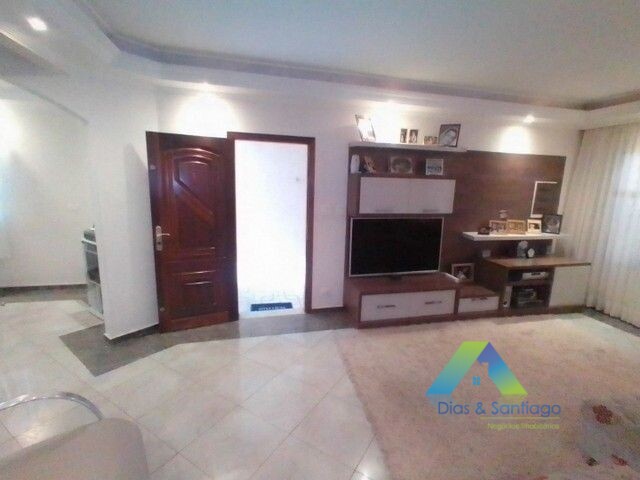 Sobrado à venda com 4 quartos, 192m² - Foto 1